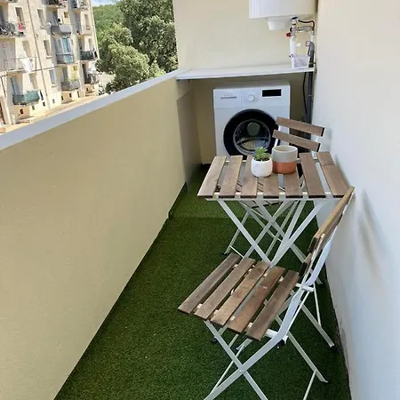 T2 Vue - Entre Aeroport Et Centre-ville Apartment *